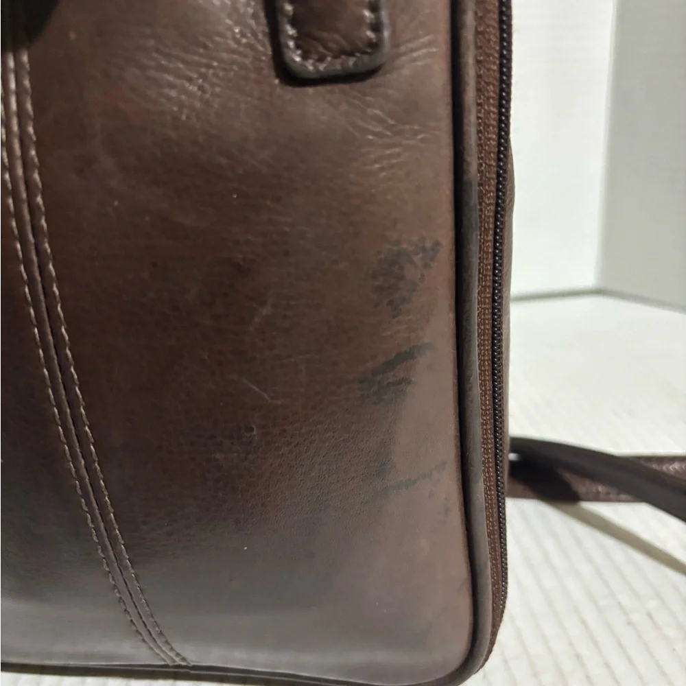 Fossil vintage Dark Brown Leather Messenger Bag